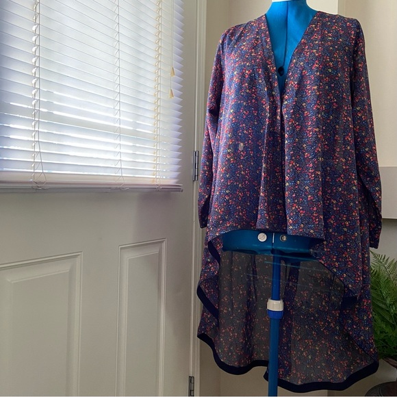 Black Floral print sheer women kimono asymmetrical hemline top. One size. Used. - Picture 13 of 13